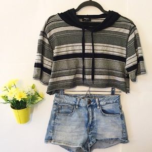 On Hold-Oversized Black Striped Hoodie Crop Top
